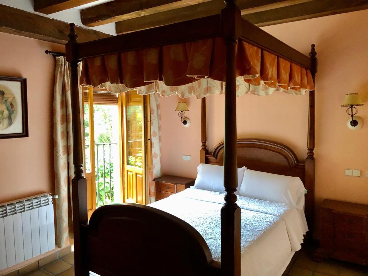 Hostal Posada La Panadera Sepulveda Bagian luar foto