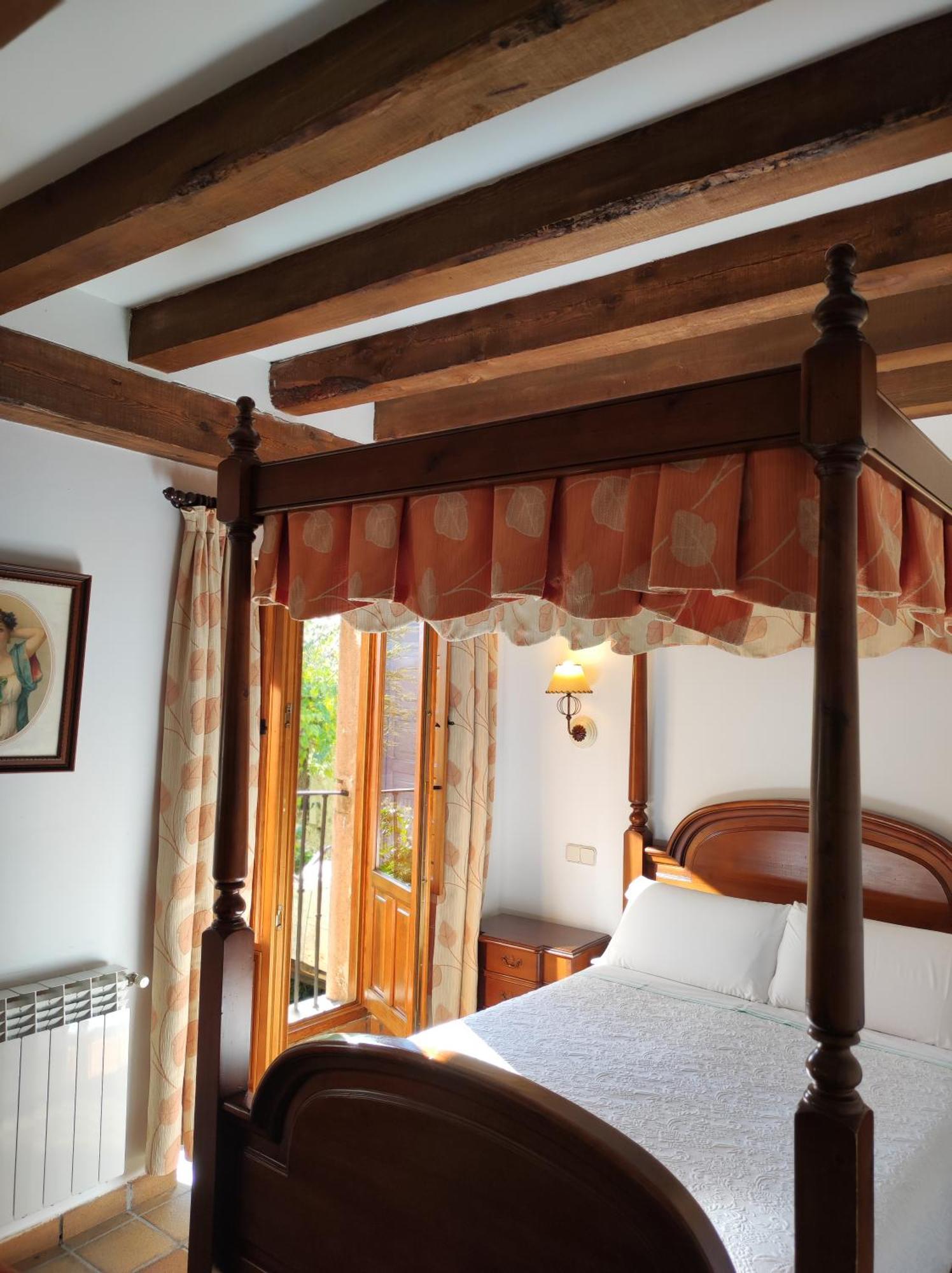 Hostal Posada La Panadera Sepulveda Bagian luar foto