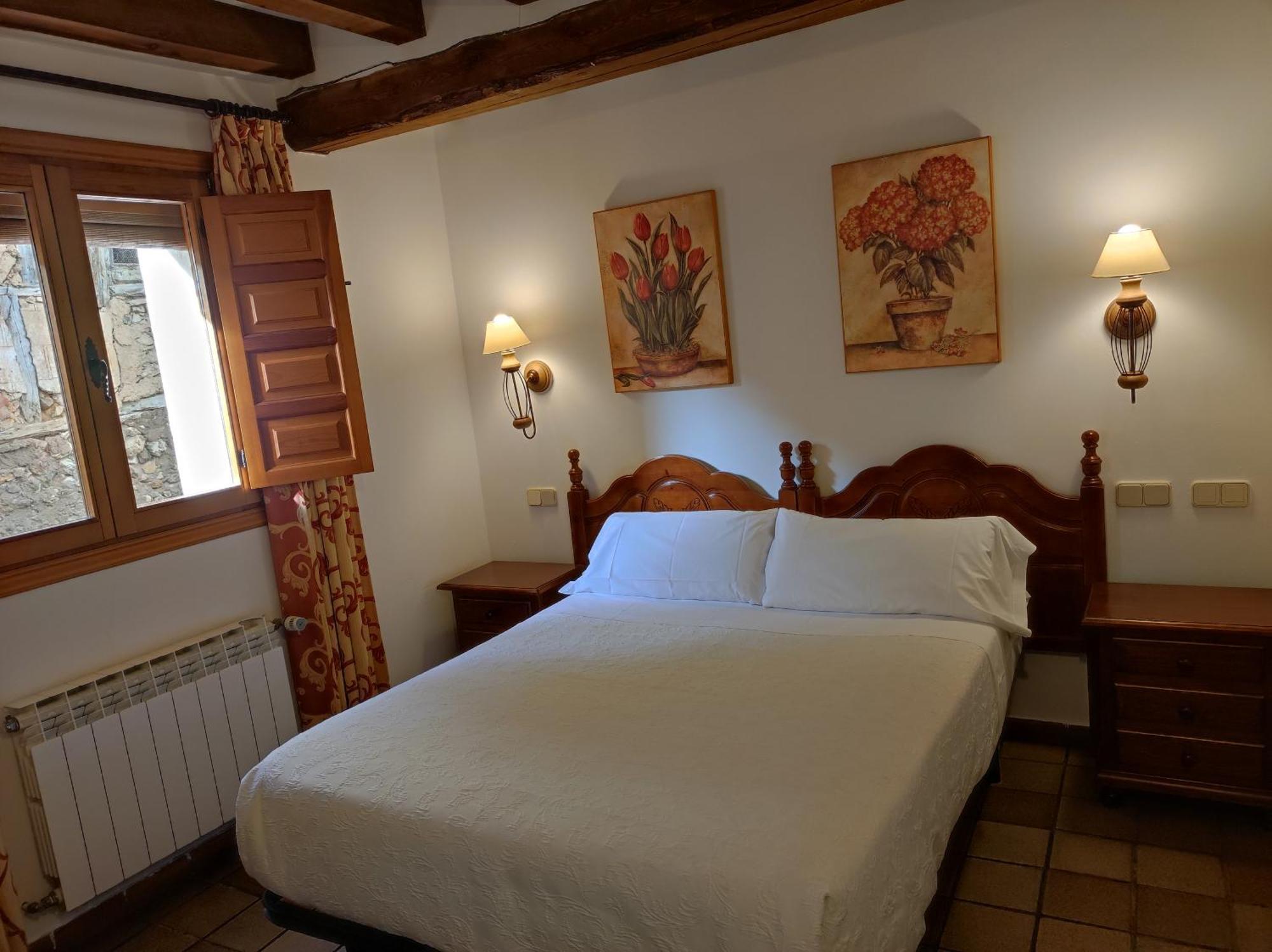 Hostal Posada La Panadera Sepulveda Bagian luar foto