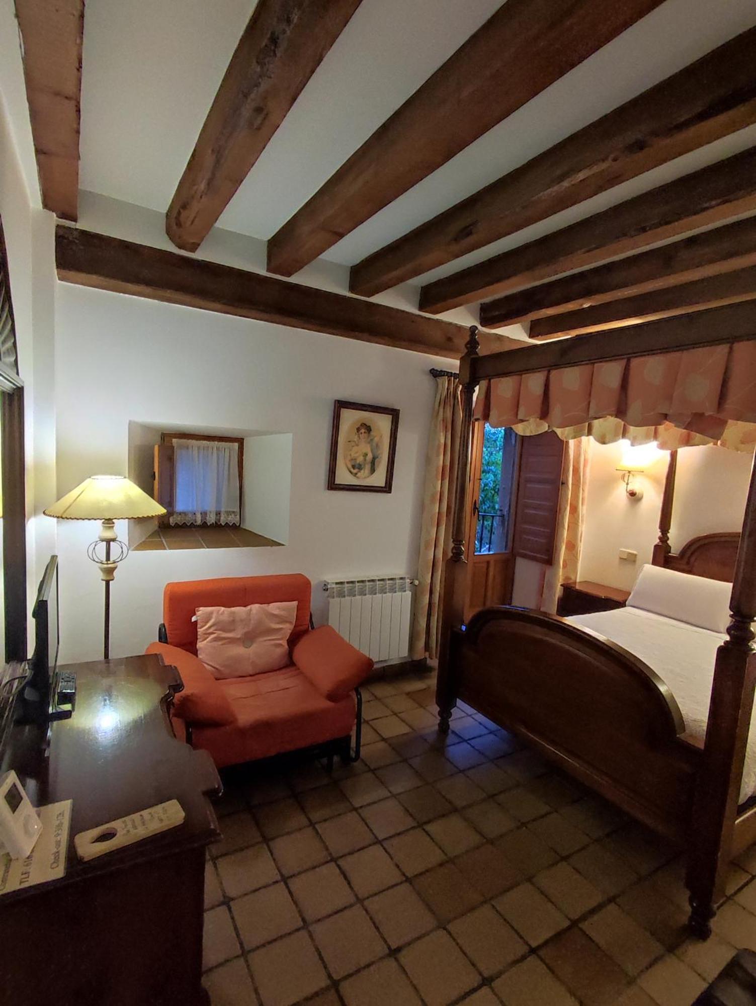 Hostal Posada La Panadera Sepulveda Bagian luar foto