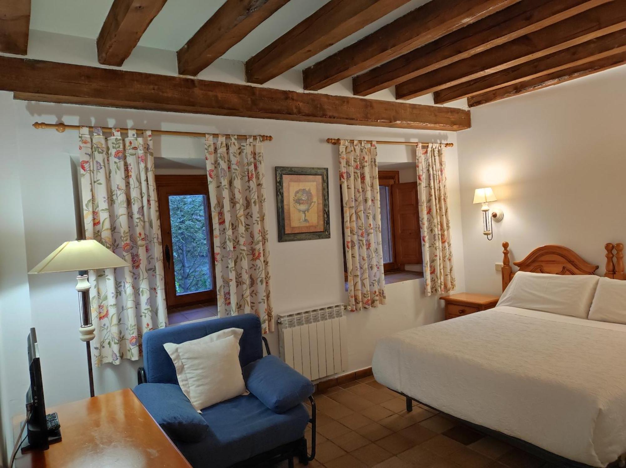 Hostal Posada La Panadera Sepulveda Bagian luar foto