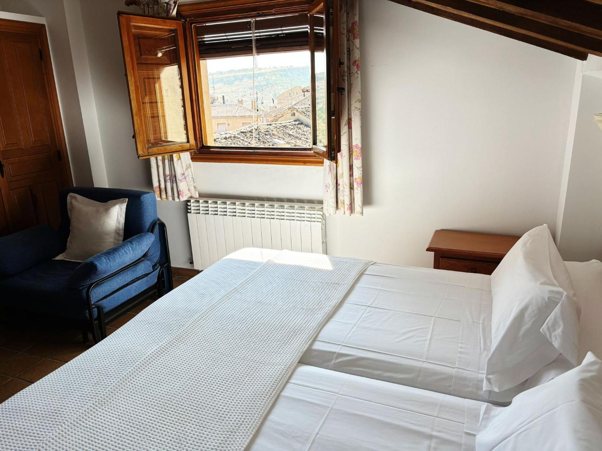 Hostal Posada La Panadera Sepulveda Bagian luar foto