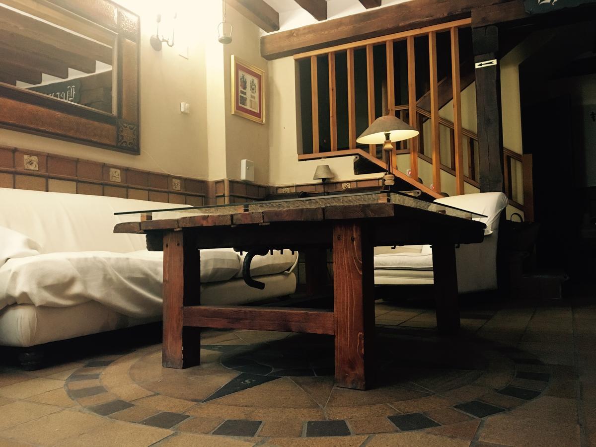 Hostal Posada La Panadera Sepulveda Bagian luar foto